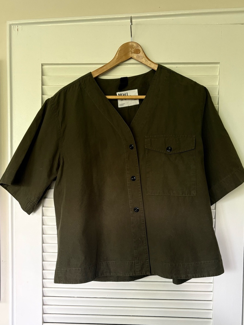 MHL Margaret Howell Olive Cotton Button-Front Short Sleeve Top, sz. L.
